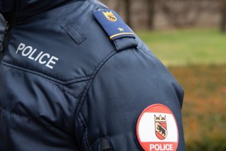 La police cantonale bernoise lance un appel à témoins pour retrouver l'auteur de trois agressions sexuelles à Bienne (photo prétexte). KEYSTONE/PETER SCHNEIDER